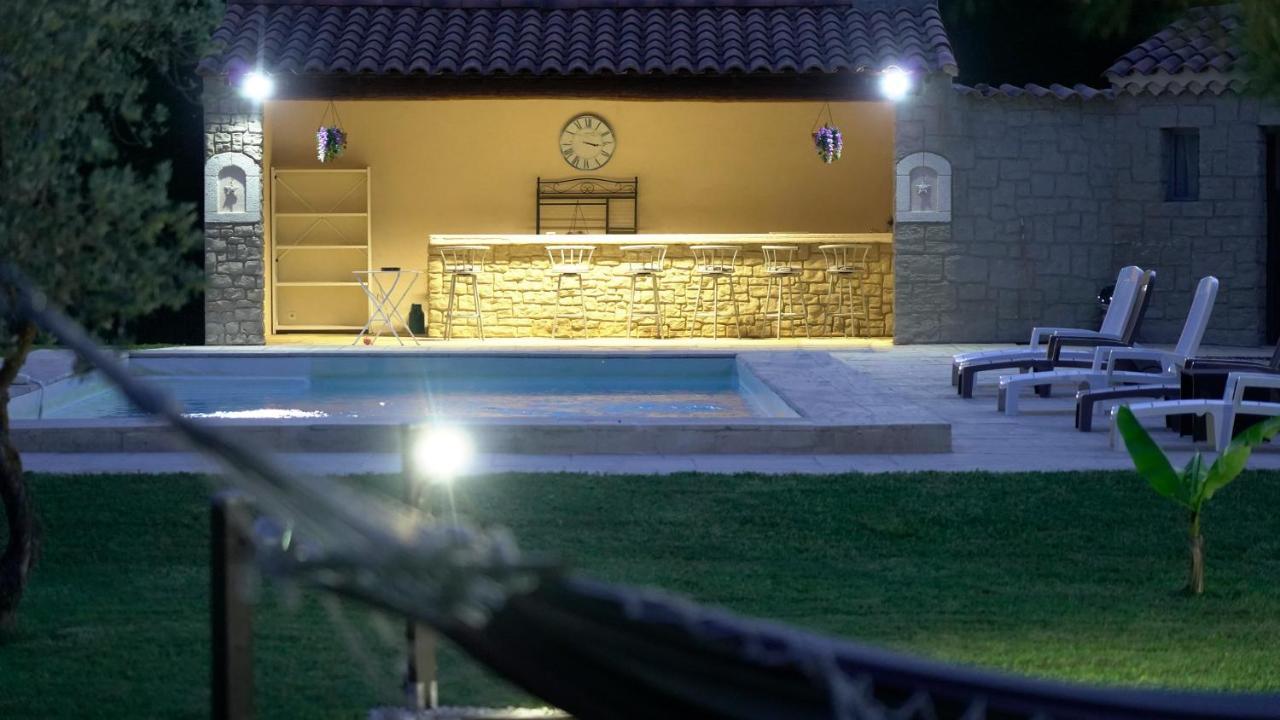 Chambres D'Hotes Le Saint Victor - Provence, Vaucluse بيرنيه لو فونتينز المظهر الخارجي الصورة