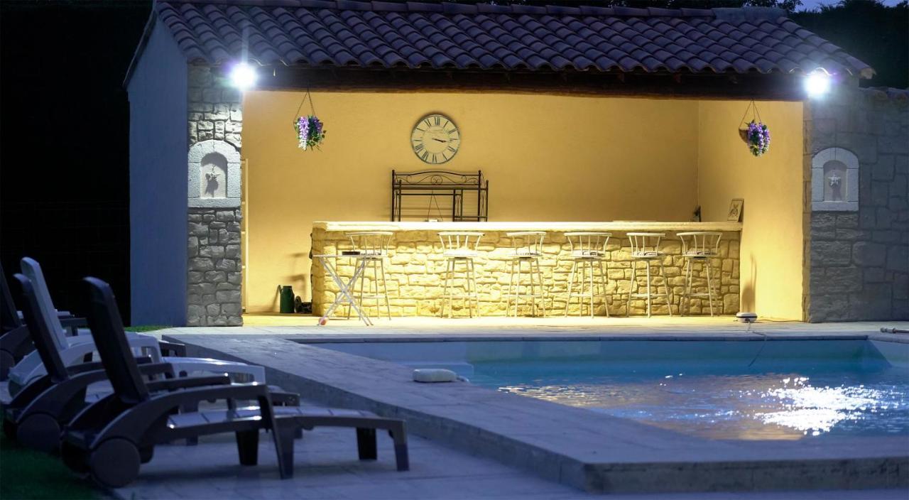 Chambres D'Hotes Le Saint Victor - Provence, Vaucluse بيرنيه لو فونتينز المظهر الخارجي الصورة