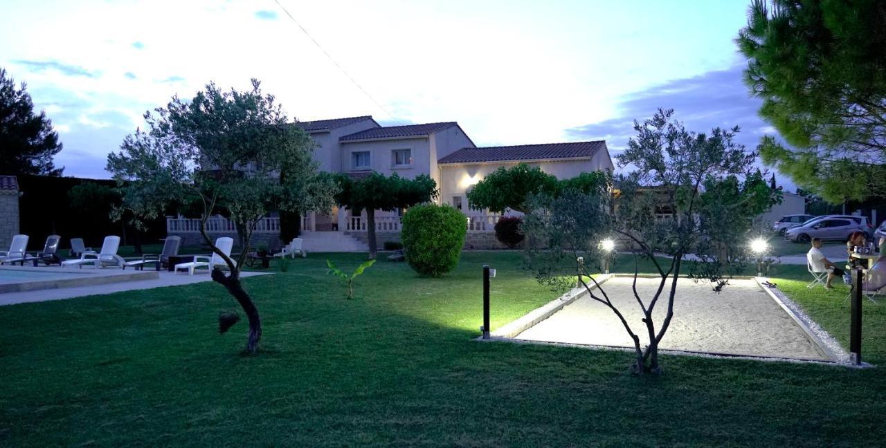 Chambres D'Hotes Le Saint Victor - Provence, Vaucluse بيرنيه لو فونتينز المظهر الخارجي الصورة