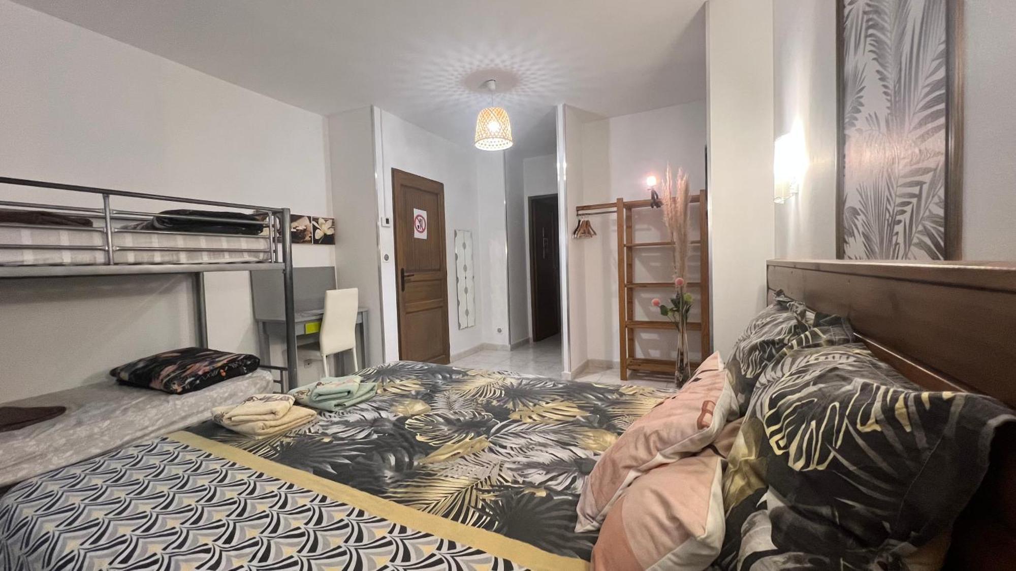 Chambres D'Hotes Le Saint Victor - Provence, Vaucluse بيرنيه لو فونتينز المظهر الخارجي الصورة