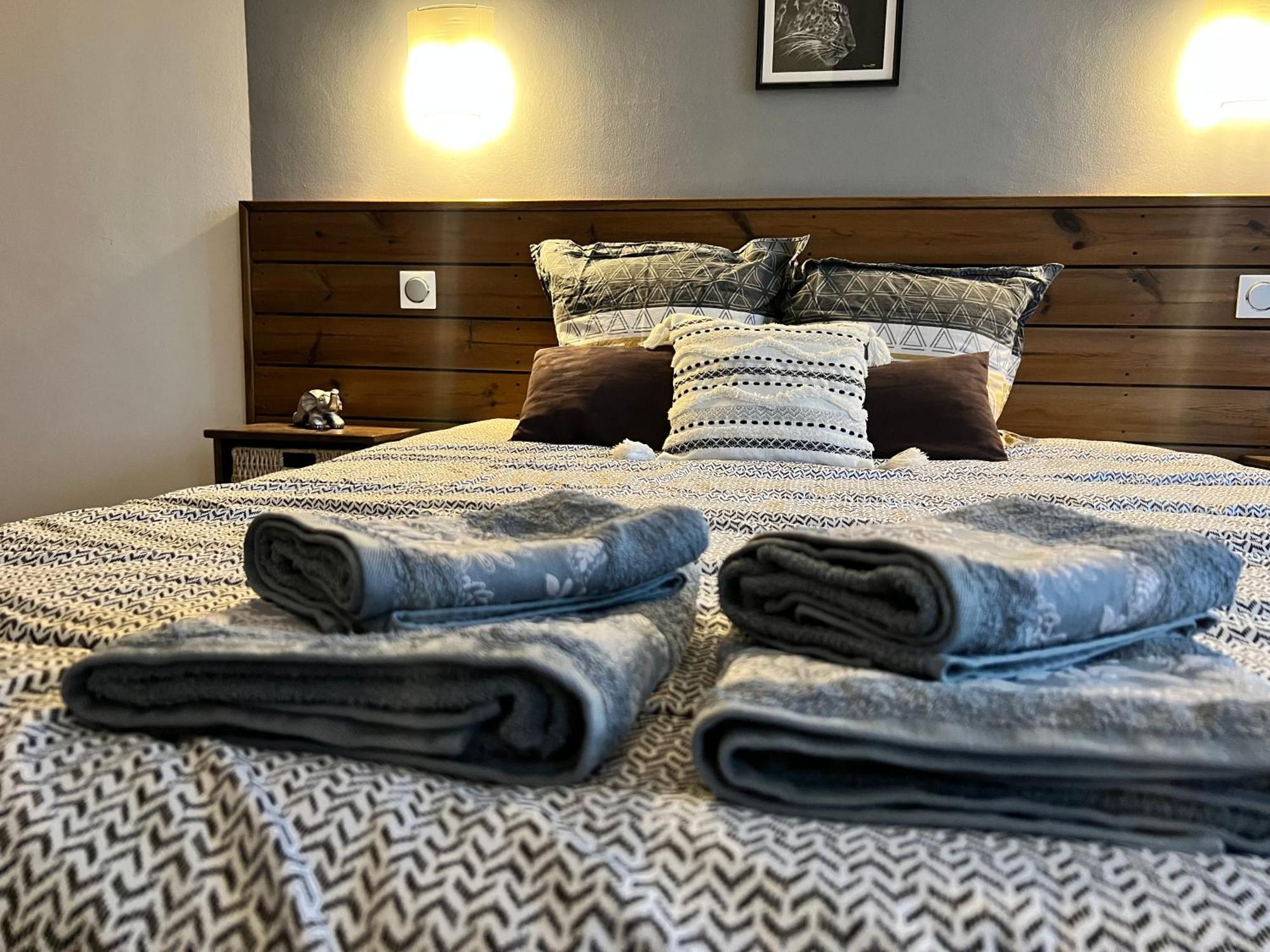 Chambres D'Hotes Le Saint Victor - Provence, Vaucluse بيرنيه لو فونتينز المظهر الخارجي الصورة