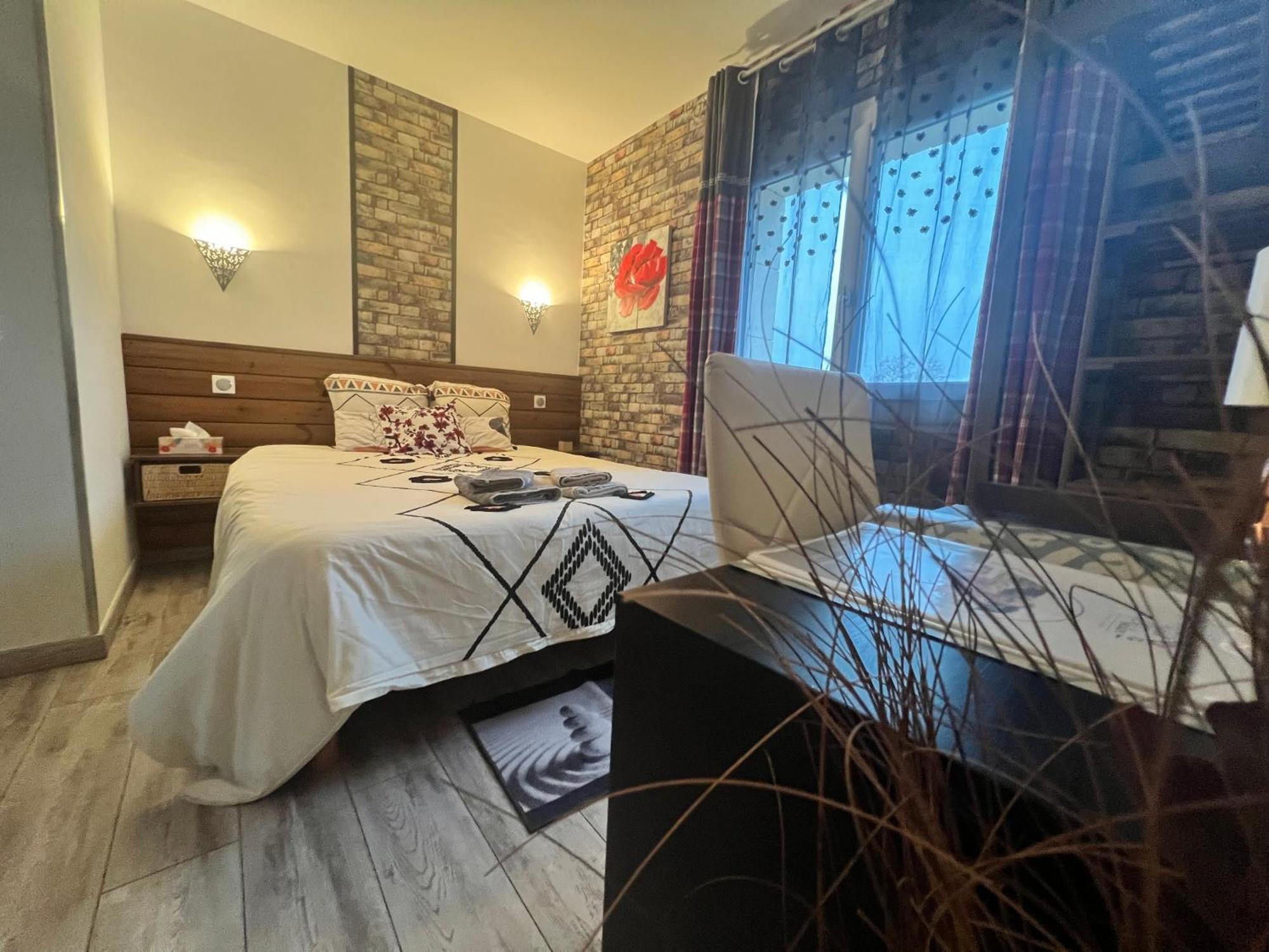 Chambres D'Hotes Le Saint Victor - Provence, Vaucluse بيرنيه لو فونتينز المظهر الخارجي الصورة